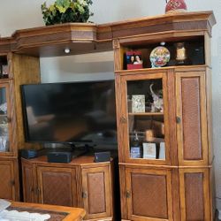 Entertainment CENTER 