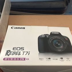 Canon EOS Rebel T7i