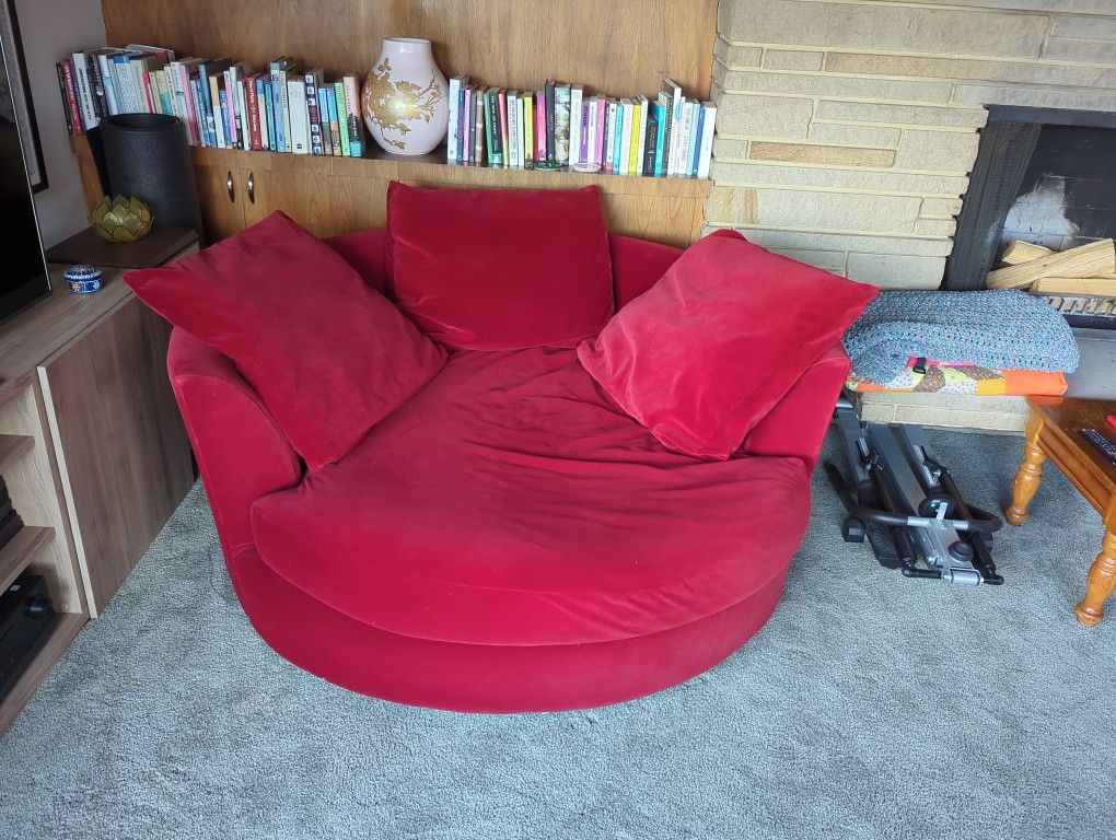 Dania Red Velvet Circle Couch 