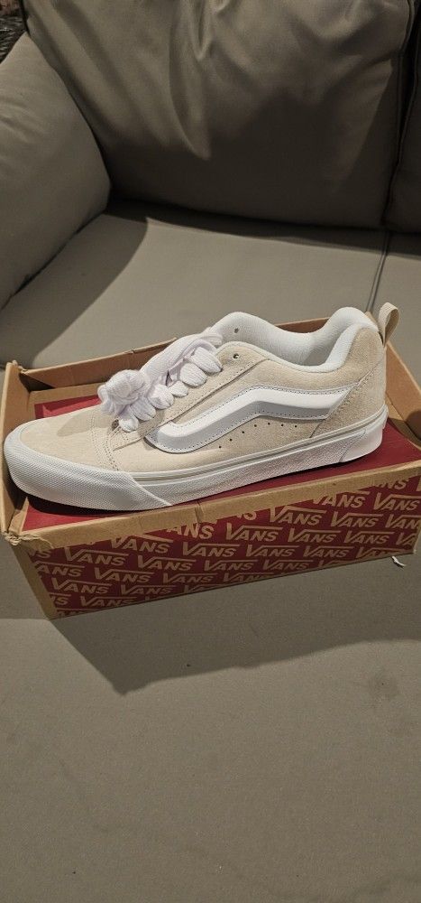 Shoes / Vans