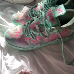 Boy Tennis Shoe (Nike )