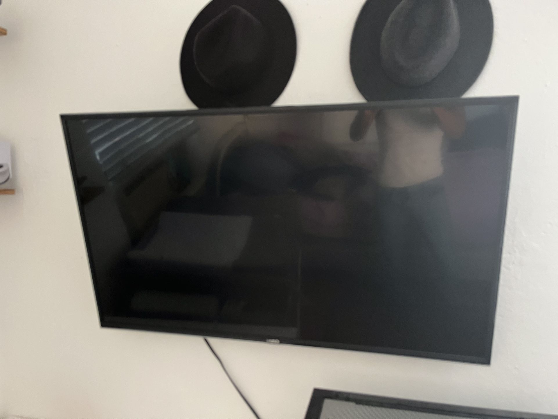 Vizio 43 Inch 4k Smart Tv $150 (no Stand)