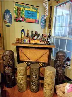 Cantina Bar Tiki Bar