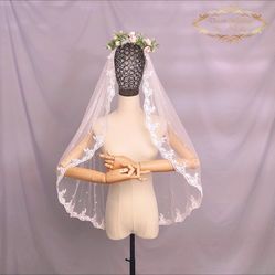 Lace & Pearl Wedding Veil 