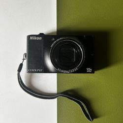 Nikon s8000 digital camera