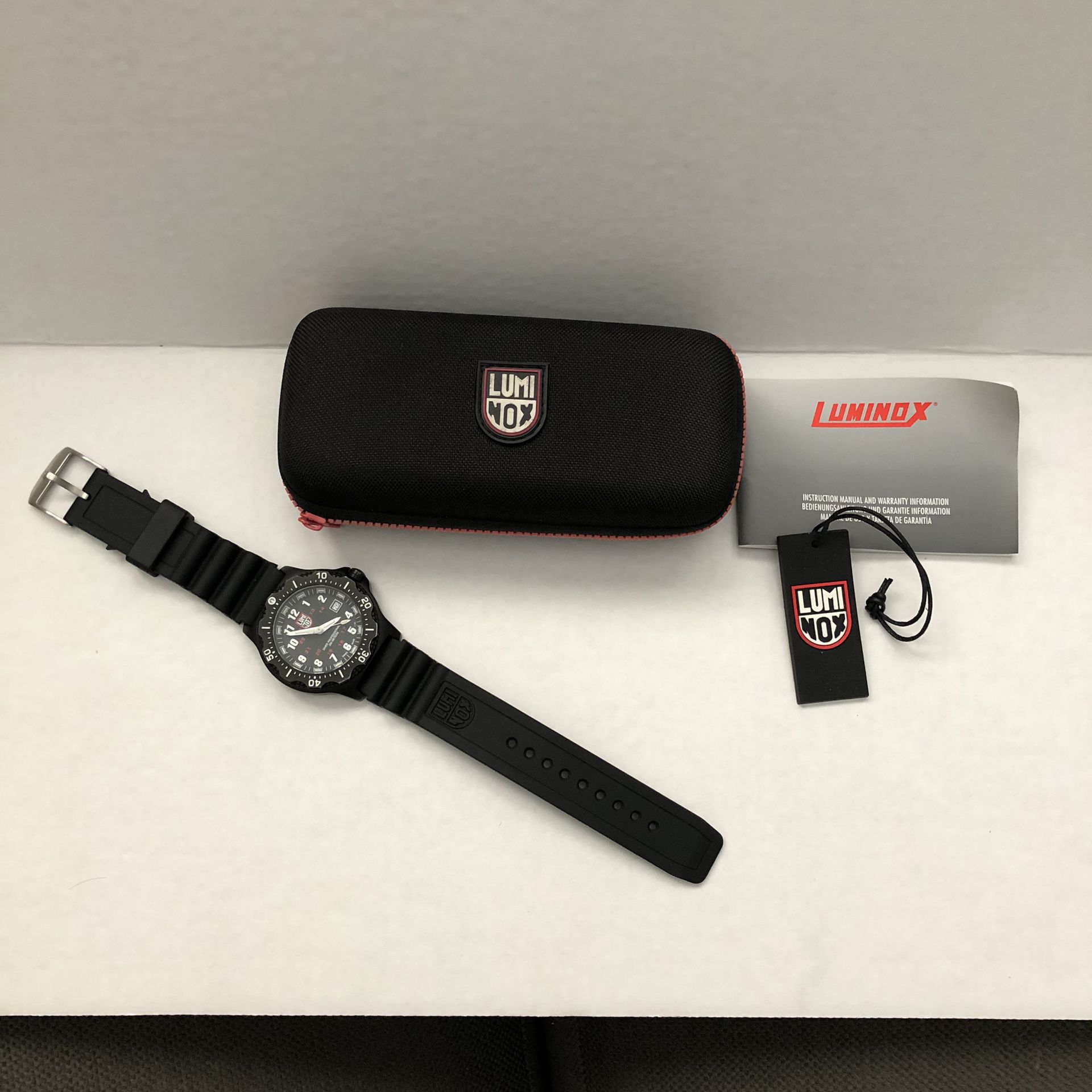Luminox 8400 Series 8401 200m Dive Watch