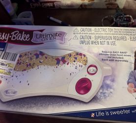 BRAND NEW easy bake oven