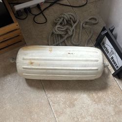 Boat bumper with line