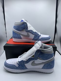 Jordan 1 Hyper Royal