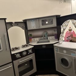 Kids Deluxe Kitchen With Lights And Sounds