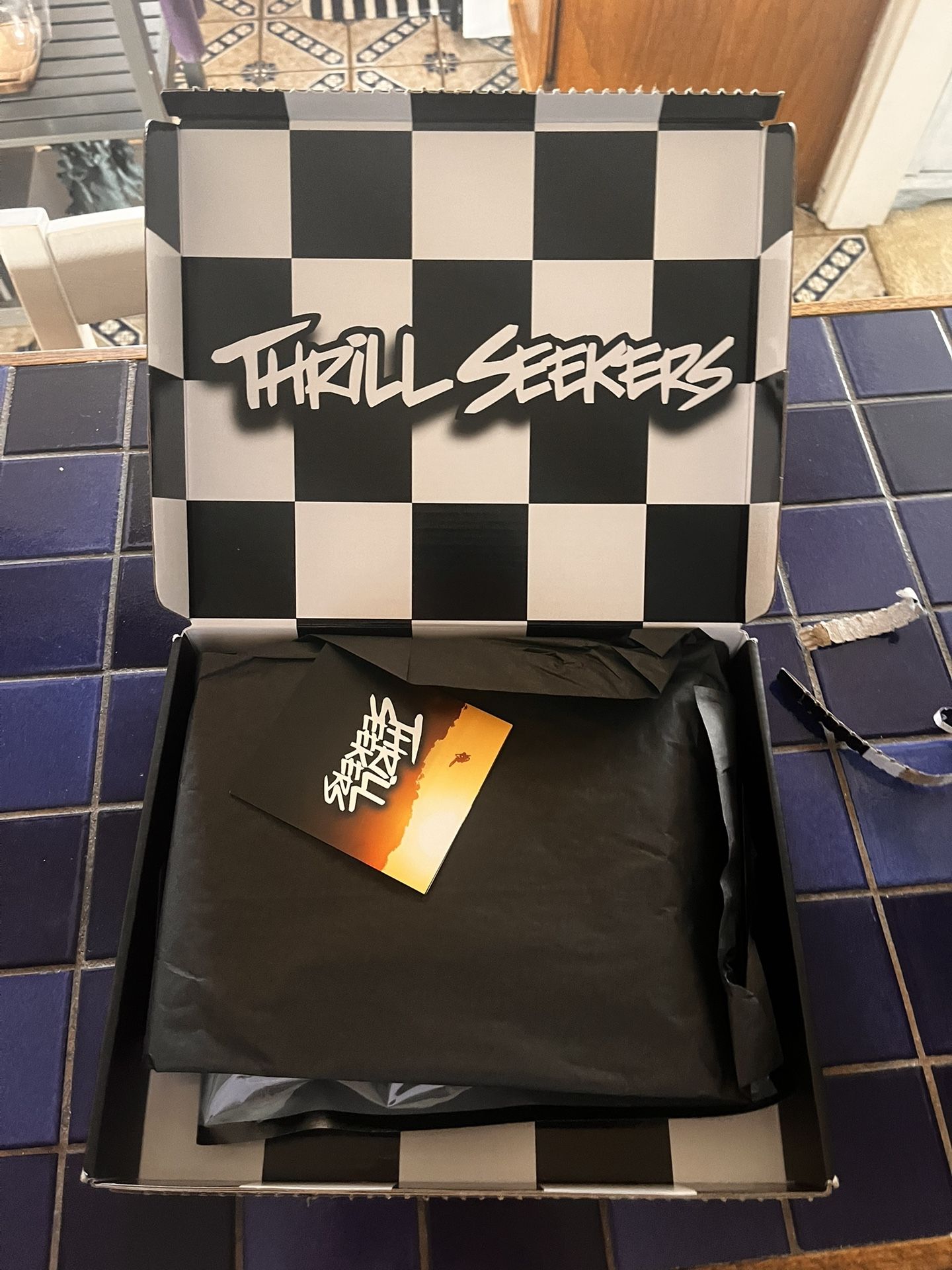 Brand new still packaged thrill seekers seat cover for crew dart