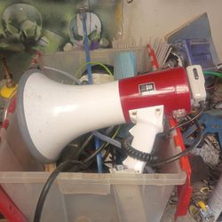 Bull horn w/ detachable  mic