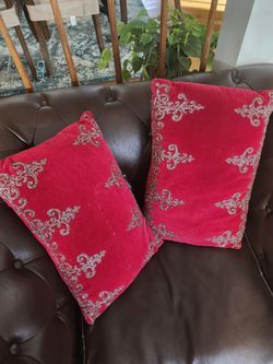 Set Of 2 Pillows 