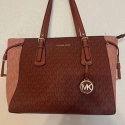 Michael Kors Voyager tote