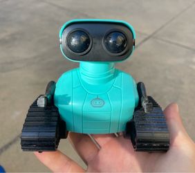 Robot toy for kids ages 3 plus works Remote control not included