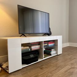 PICK UP TODAY for $30!!! Modern TV Stand / Media Console