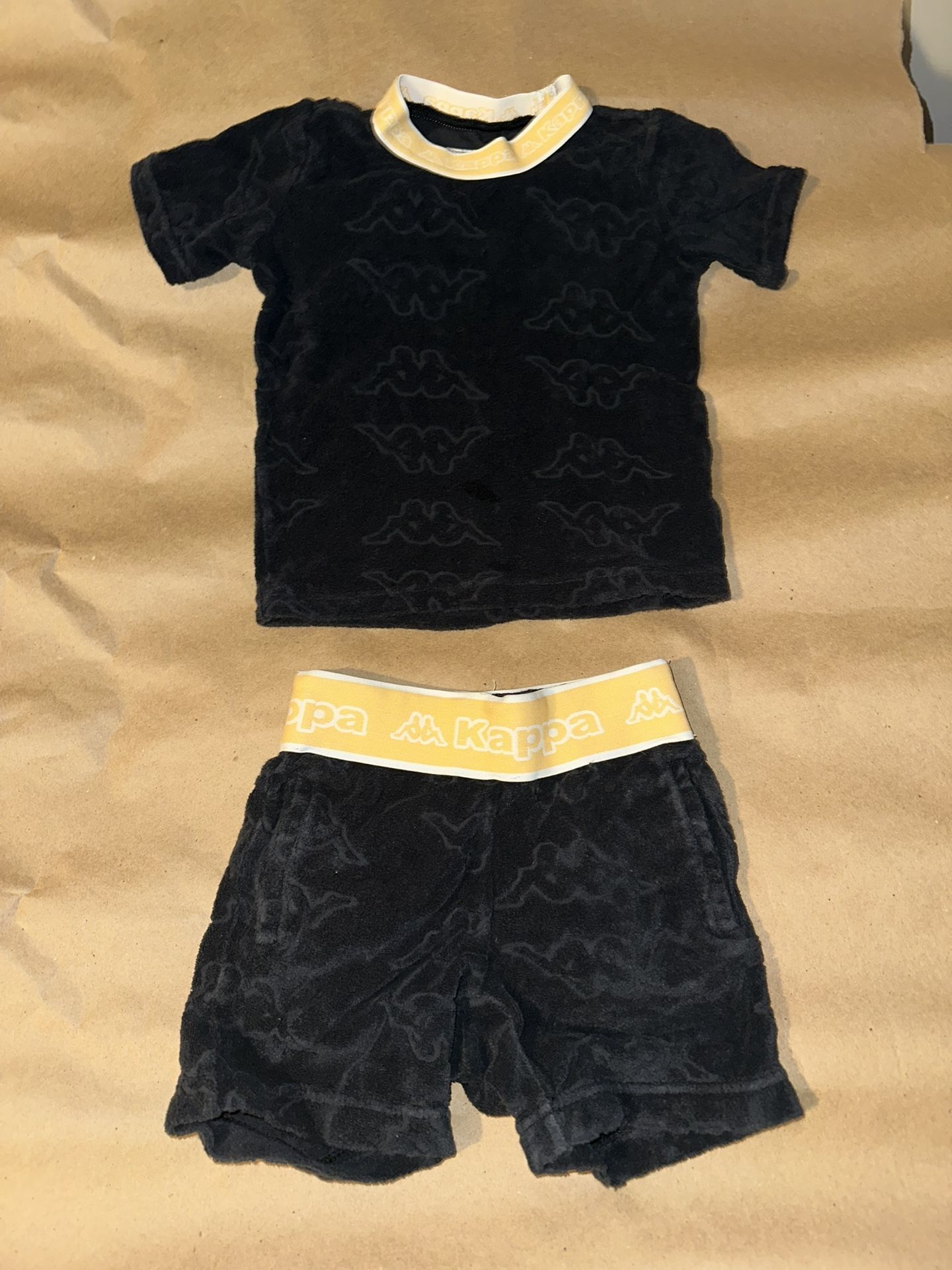 Boys Kappa Outfit - Black And Yellow Sz.4