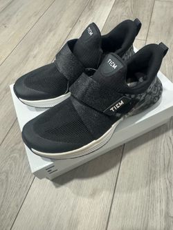 Cycling shoes clips not included