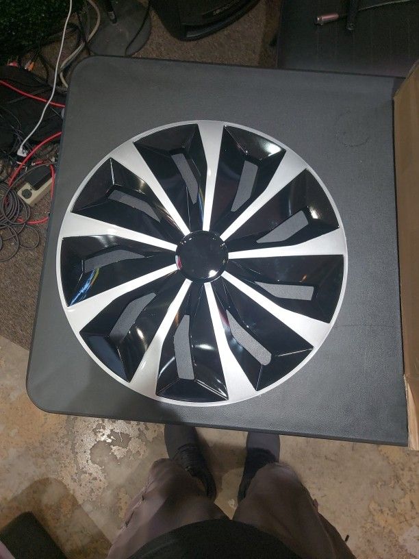 16" Hubcaps Set Of 4