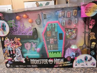Monster High Student Lounge Playset with Furniture and Accessories Mattel