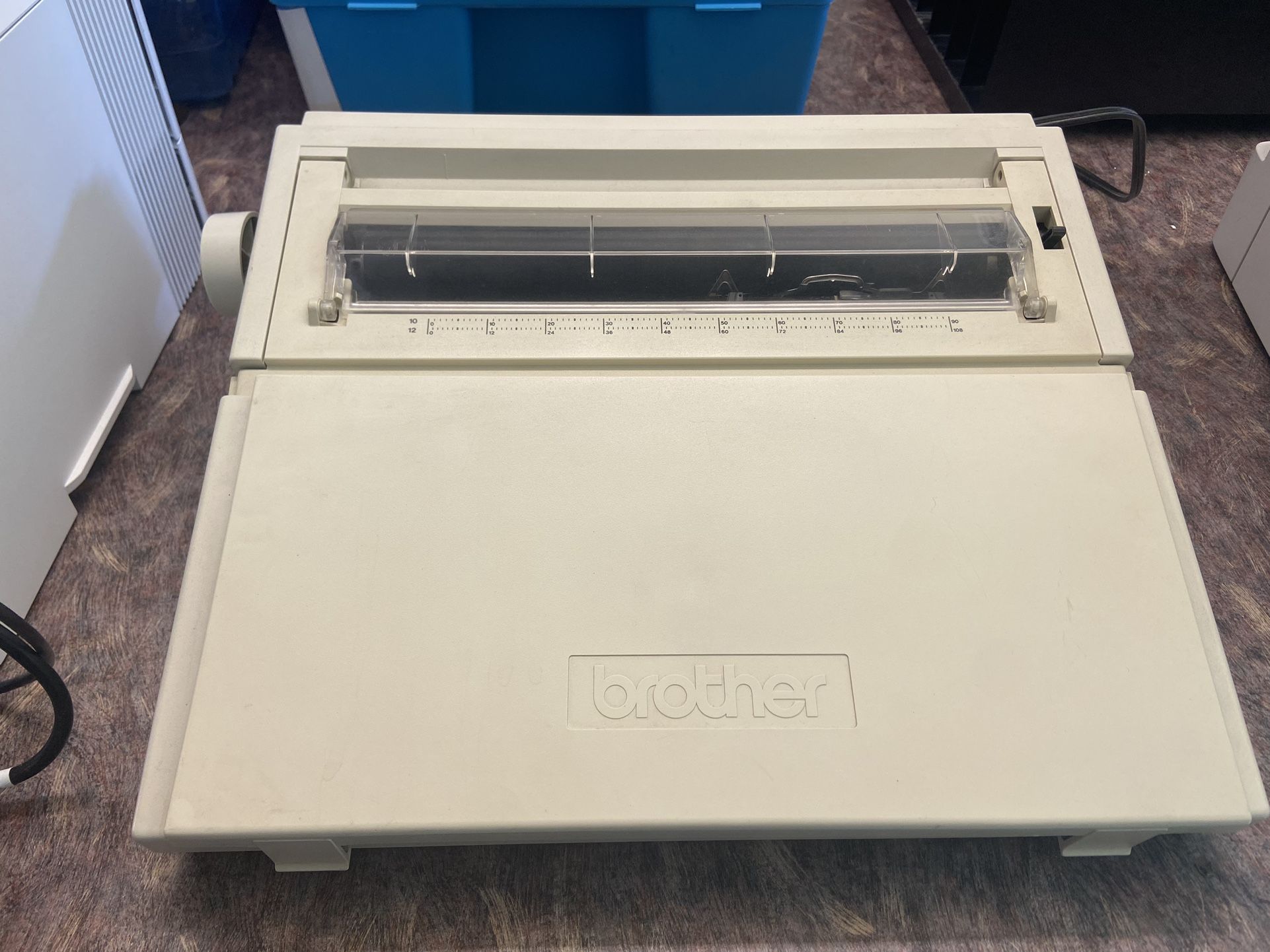 ELECTRIC TYPEWRITER - BROTHER AX-250