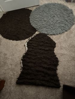 Circle Rugs And Different Shapes 
