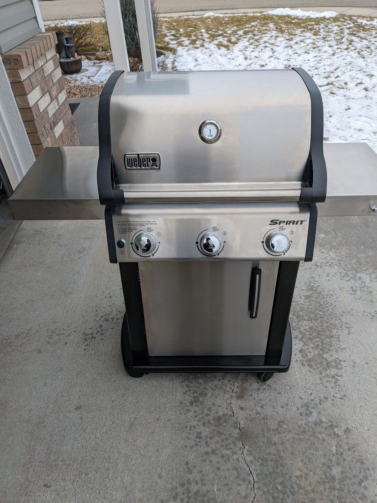 NEW Weber Spirit E-315 Natural Gas Three Burner Stainless Steel for Sale in Boise, - OfferUp