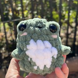 Sitting Frog $12 Handmade Yarn 🧶 Crochet 