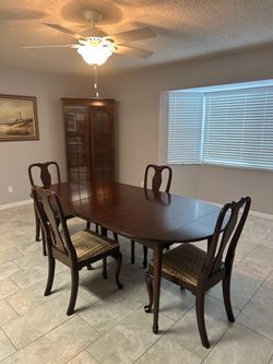 Dining table and 4 chairs