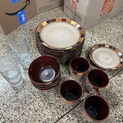 Dinnerware Set 