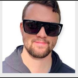 QUAY FRONTRUNNER sunglasses unisex