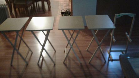 Foldable tables