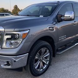 2017 Nissan Titan