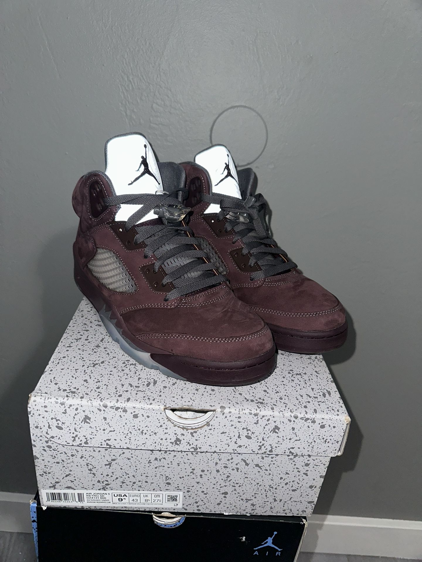 Jordan 5 “Burgundy” Size 9.5