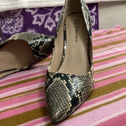 Neiman Marcus Size 6.5 Heels 