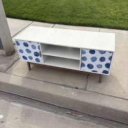 Free entertainment center