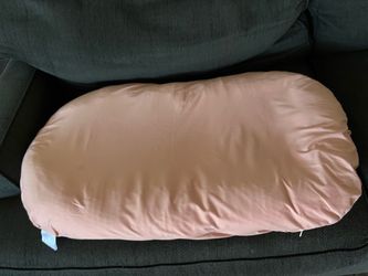 Bassinet pillow for infant