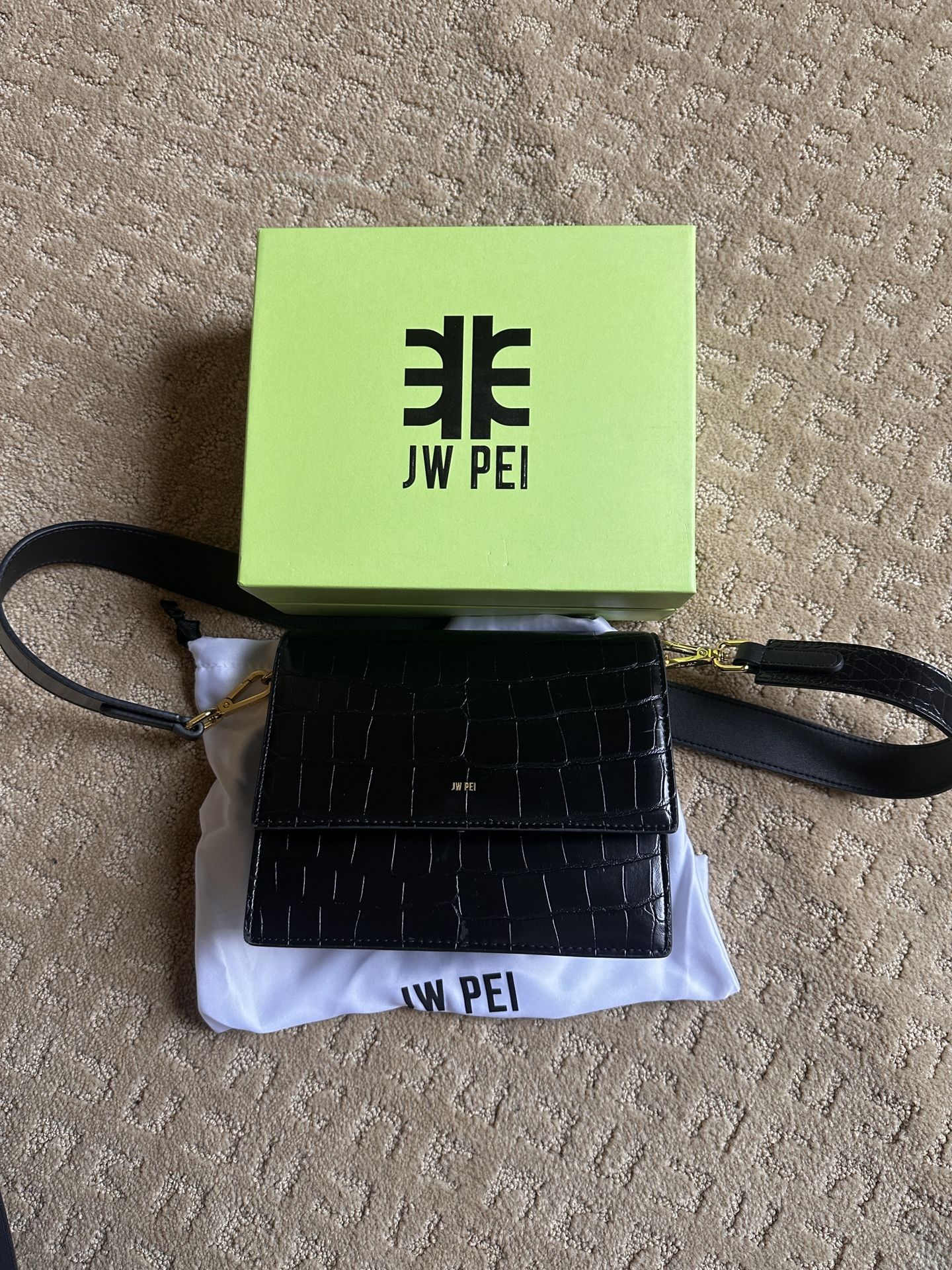 JWPEI Black Purse Mini Flap Crossbody - Black Croc