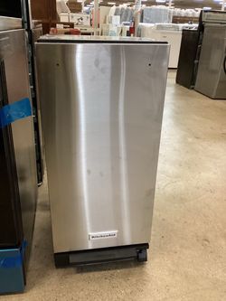 KitchenAid 1.4 cu.ft. 15 in. Built-in Trash Compactor New Scratch and Dent