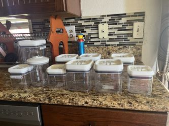 10 Plastic Containers Super Sealed Top.
