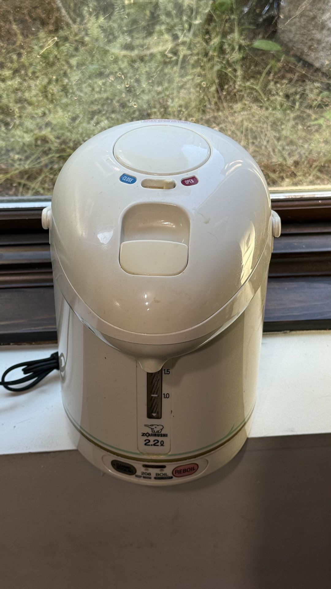 Zojirushi 2.2L Electric Water Boiler – Great Condition!