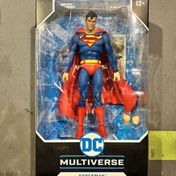DC Universe - Superman(Action Comics #1000) Figure