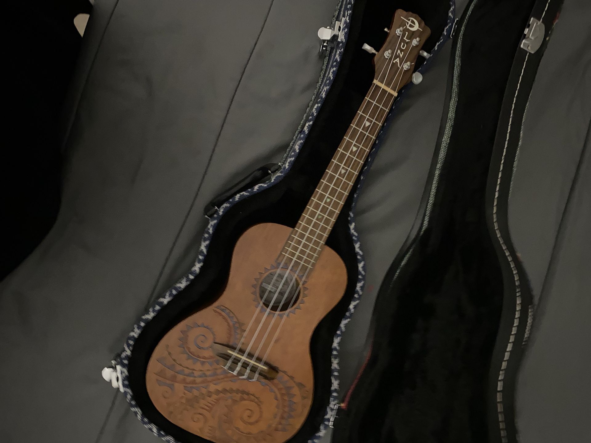Luna Ukelele