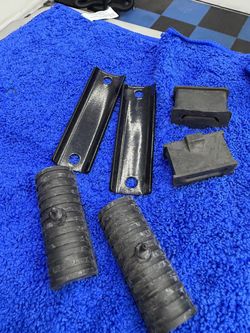 Harley Davidson saddlebag mounting kit. NEW