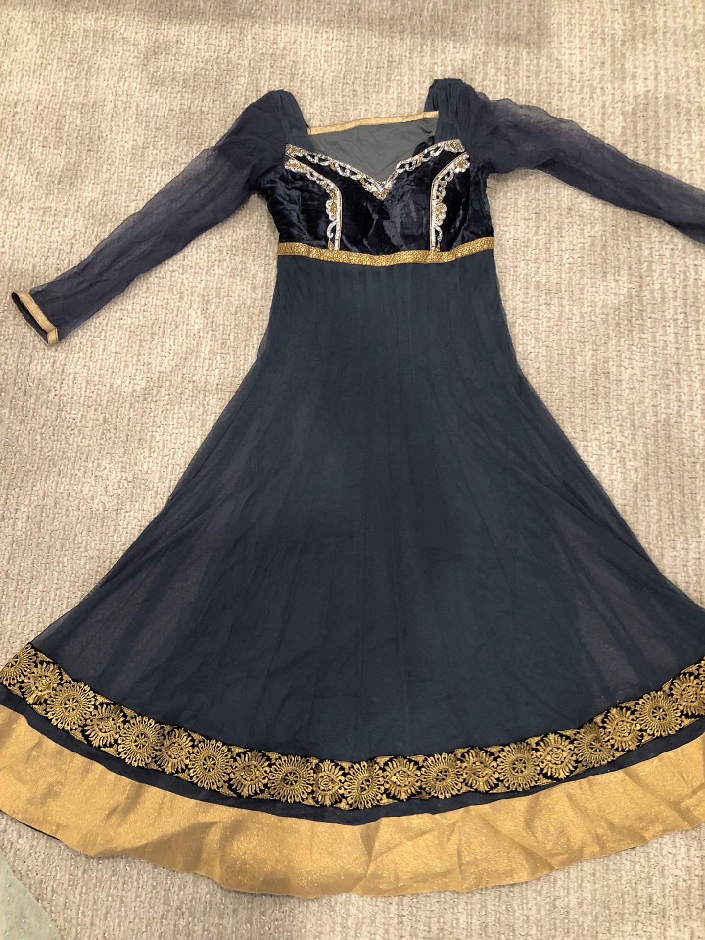 NEW INDIAN SUIT SIZE 8