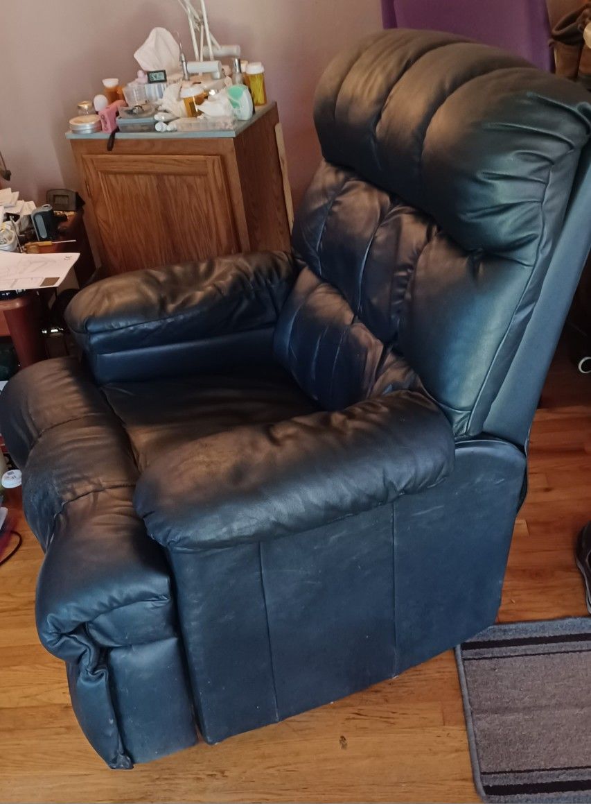 RECLINER... GENUINE LEATHER 
