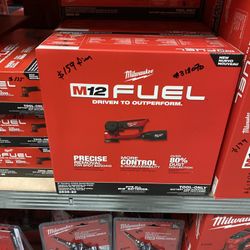 Milwaukee M12 Fuel 3” Random Orbital Detail Sander
