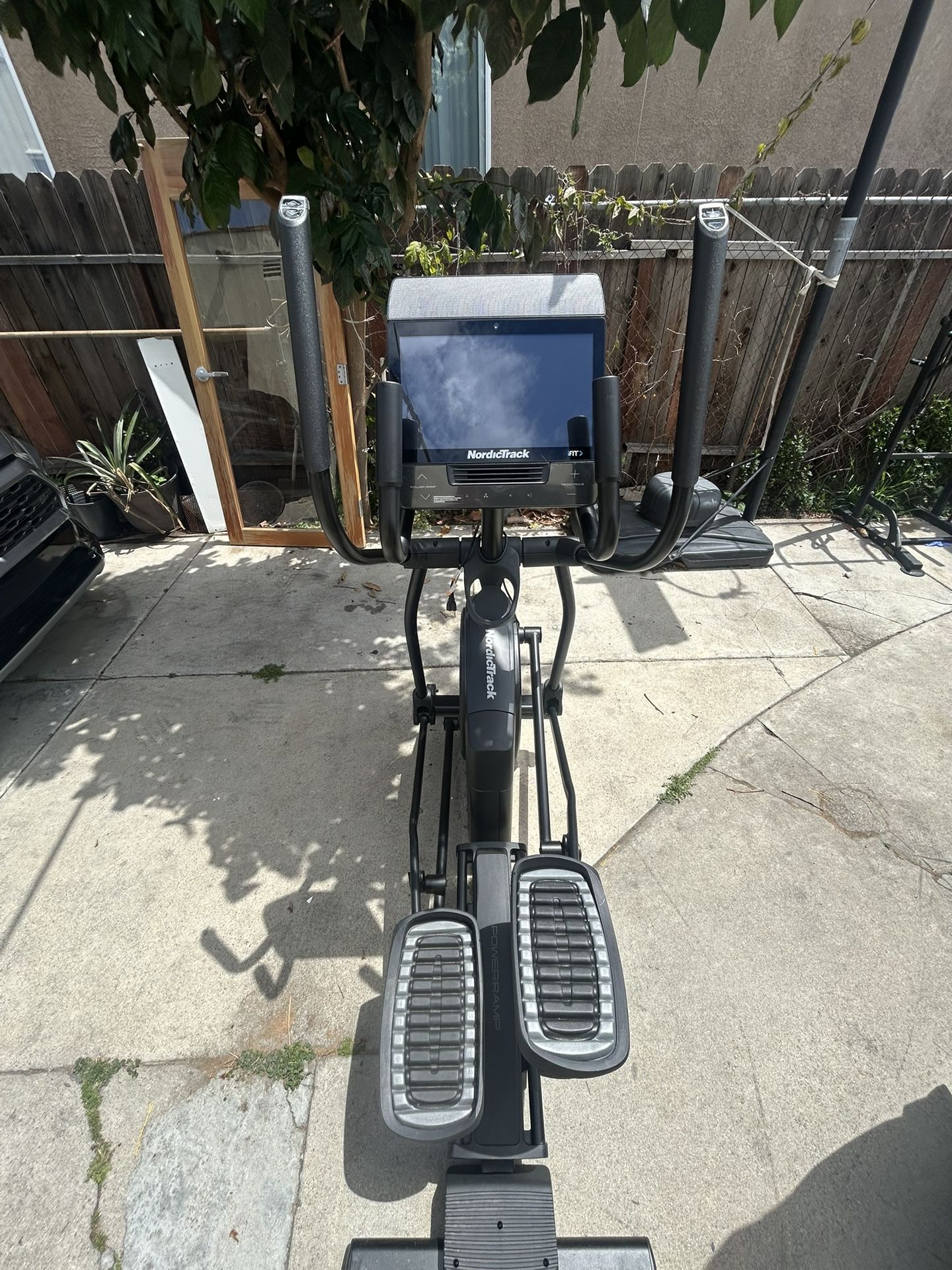 NordicTrack AirGlide 14i Elliptical 