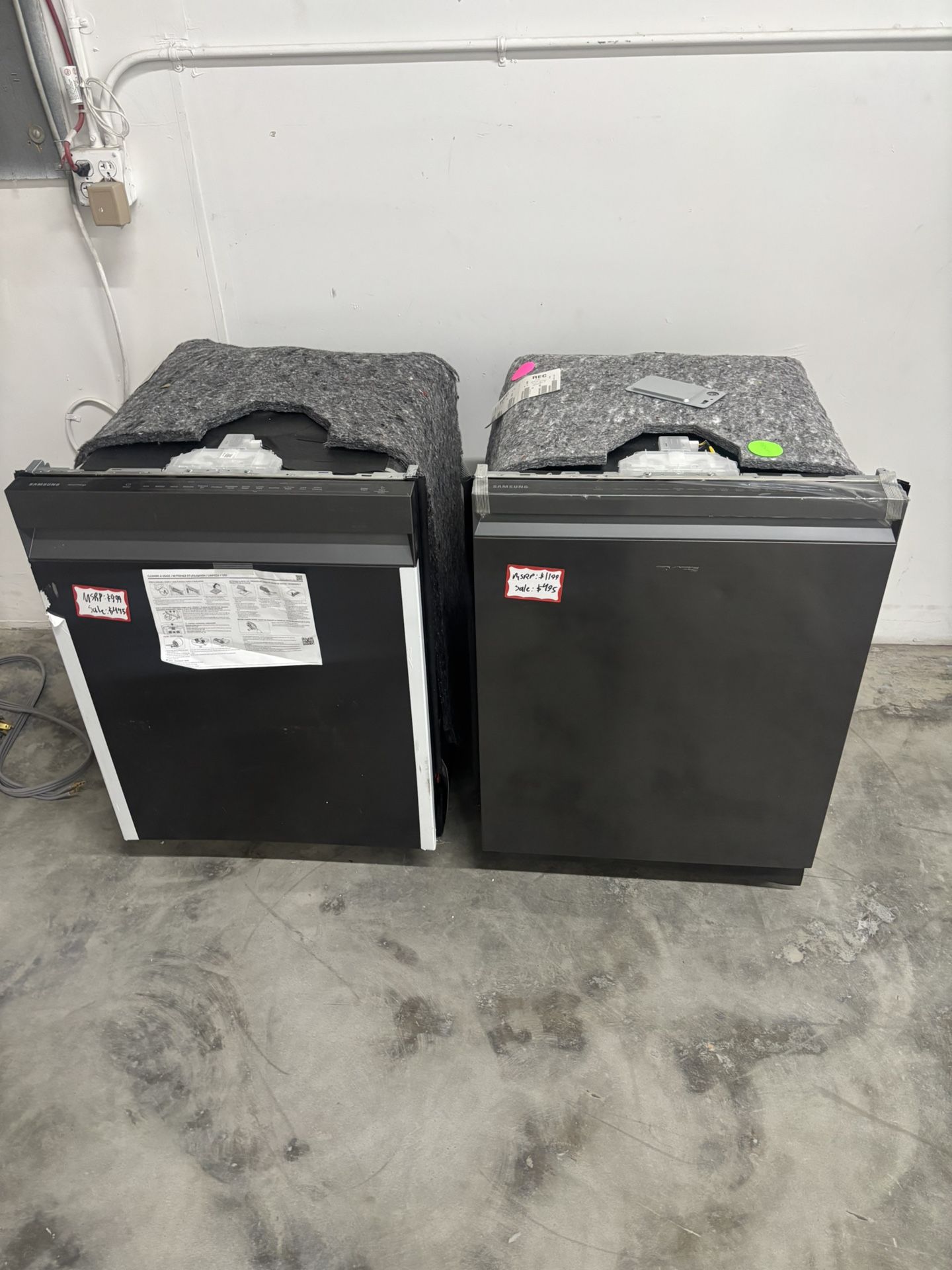 2 Black Stainless Steel Samsung Dishwashers (new, 1 is scratch/dent) 📌