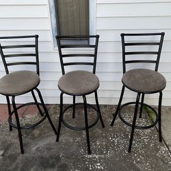 3 Barstools